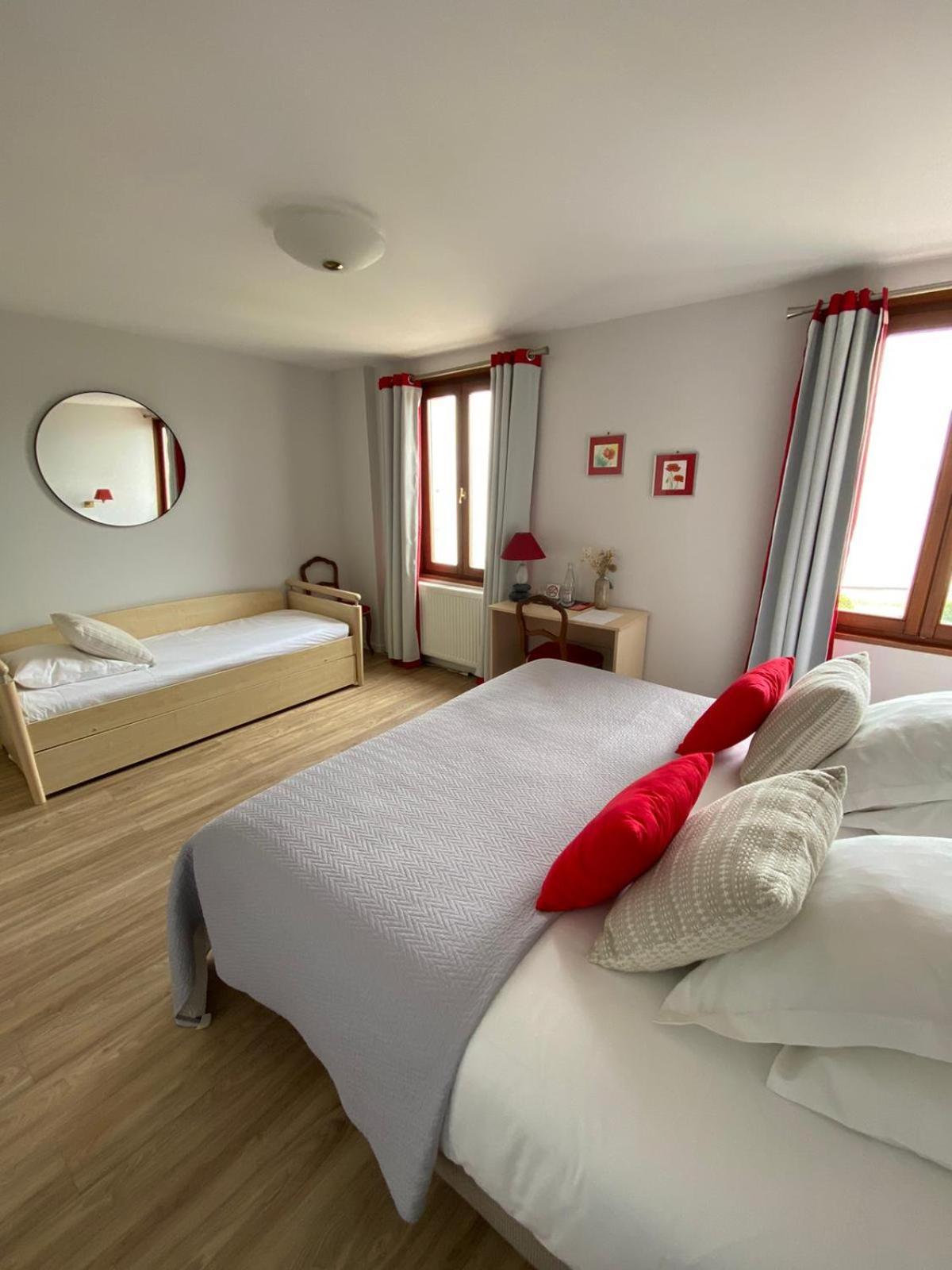 Hotel De La Plage Excenevex Ngoại thất bức ảnh